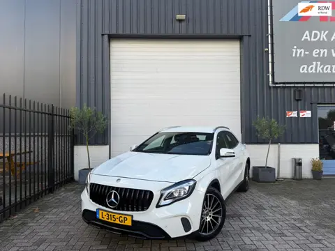 Mercedes-Benz GLA-klasse 180 Business Solution AMG XENON/LEDER/STOELVERW/PRACHTIGE AUTO