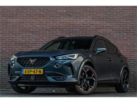 CUPRA Formentor 1.4 e-Hybrid 245pk VZ, Trekhaak, Stoel & Stuurverwarming, Carplay, Camera, Full LED,