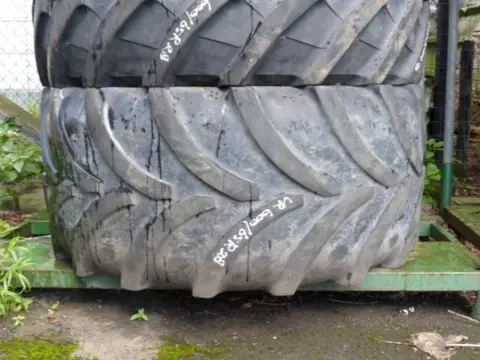 R28 Vredestein 600/65R28