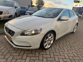 Volvo V40 1.6 T4 Summum leer, Panorama, Garantie