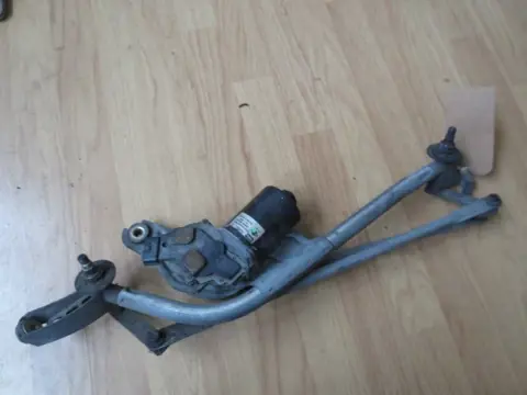 Nissan Almera 2000 Ruitenwissermotor plus mechanisme