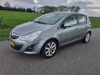 Opel Corsa 1.2-16V Cosmo 5 deurs