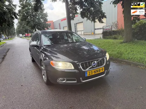 Volvo V70 2.0 D3 Summum zeer nette volvo leer apk