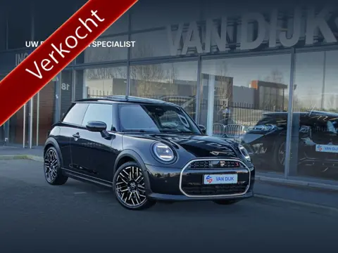 MINI Cooper S Favoured M Pano.dak Head-Up Driv.Ass Keyless entry Led JCW-Sport Stoelen 18''LM Velgen