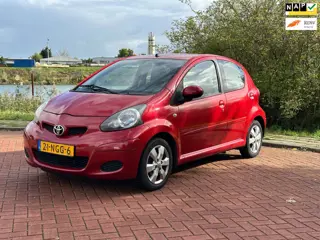 Toyota Aygo 1.0-12V Aspiration Red Airco/Nap/Car Play