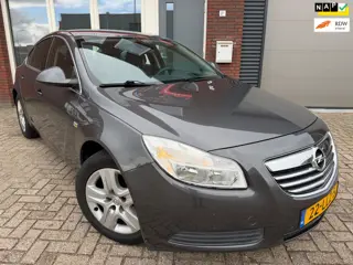 Opel Insignia 1.6 T Edition / Navi / Clima / PDC / NAP / Cruise / LM