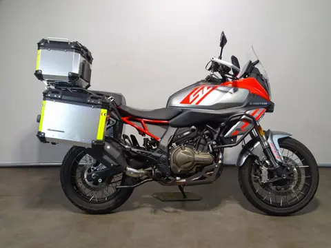 QJMOTOR SRT 600 SX TOURING (bj 2026)