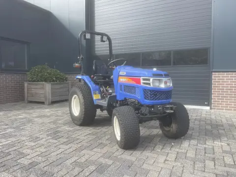 Iseki TM 3240 HST compact tractor met gazonbanden