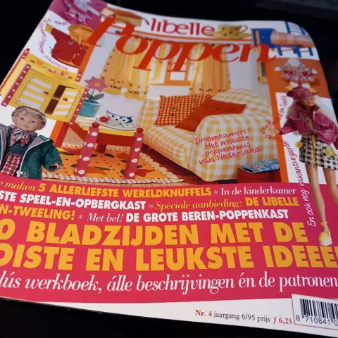 libelle, blad: poppen kleertjes e.d.