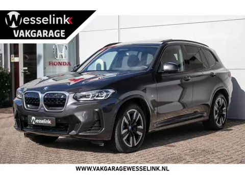 BMW iX3 M-Sport 80kWh - SOH 100%| Leer | Schuif/-kanteldak | Stoelverw. | Ad. Cruise | Shadow line