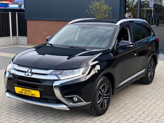 Mitsubishi Outlander 2.0 MIVEC edition NIEUWSTAAT APPLE CARPLAY CAMERA NAVI XENON LED CRUISE CLIMA