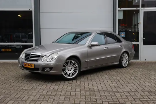 MERCEDES-BENZ E-KLASSE 280 AVANTGARDE AUT/ORIG.NL/BLIJVEND YOUNGTIMER!