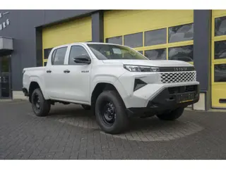 Toyota Hilux 2.8 D-4D MHEV Double Cab Auto 4WD Active