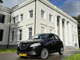 Lancia Ypsilon 0.9 S "SILVER-PLUS" 1E EIG !, 1:26