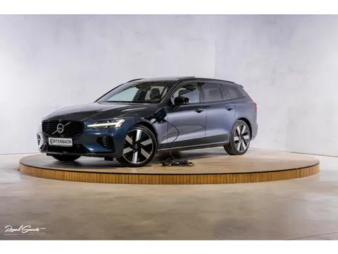 Volvo V60 2.0 T8 Plug-in hybrid AWD Ultra Dark | Panoramadak | Adaptieve cruise | Harman Kardon | Me