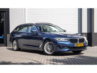 BMW 5-serie Touring 530e High Executive / SOH 89% / Pano / Keyless / Gordijnen