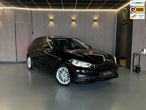BMW 1-serie 118i Executive Edition |Digtale Dash|Automaat|Apple Carplay|Keyless|Camera