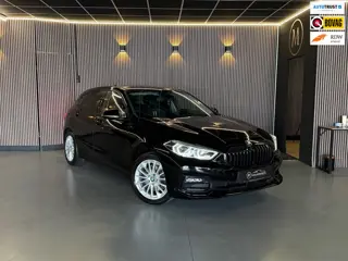 BMW 1-serie 118i Executive Edition |Digtale Dash|Automaat|Apple Carplay|Keyless|Camera