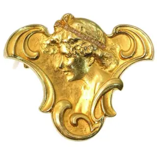 1900s Artistic Flair: The Organic Beauty of an Art Nouveau Piece