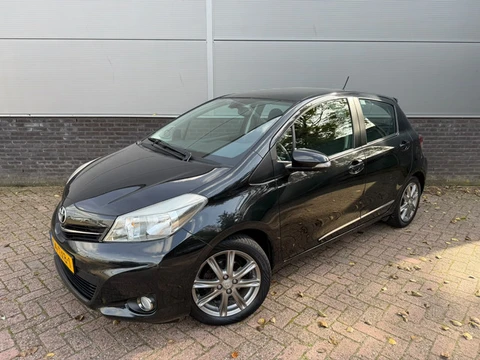 Toyota Yaris 1.3 VVT-i Dynamic Met Trekhaak (bj 2012)