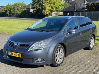 TOYOTA AVENSIS 1.8 VVT-I Wagon Executive Automaat/ ECC/ LM/ Trekhaak/ Stoelverw.