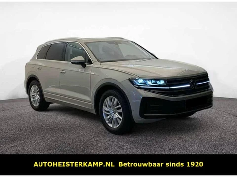 Volkswagen Touareg 3.0 TDI Elegance Grijs Kenteken ACC Luchtvering Comfortstoelen Trekhaak