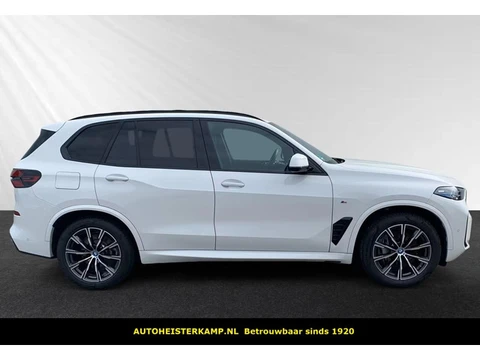 BMW X5 xDrive50e M-Sport 489 PK Panoramadak Trekhaak 360 Camera Soft Close Harman Kardon
