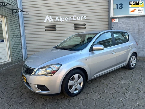 Kia Cee'd 1.4 CVVT X-tra Airco / NAP / Trekhaak / APK 05-2027