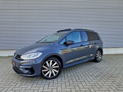 Volkswagen Touran 1.5 TSI 150pk 7p R line Pano Acc Camera Matrix Massage Trekhaak Stuurverwarming 7z
