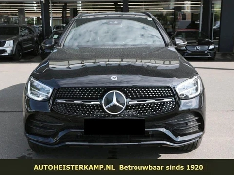 Mercedes-Benz GLC 300de 4MATIC AMG Line Night Pakket Treeplanken Trekhaak 19 Inch LED Navi