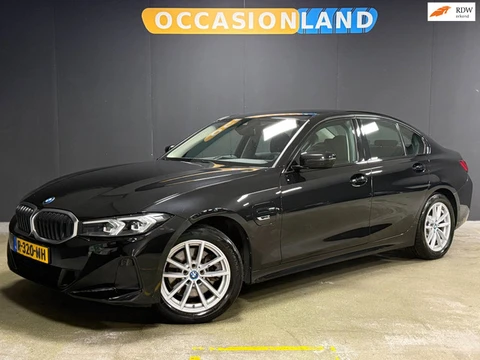 BMW 3-serie 320e|SOH 94%|TREKHAAK|LED|PDC|CRUISE|CARPLAY|NAVI|17INCH|