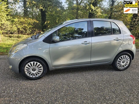 Toyota Yaris 1.3 VVTi Sol MMT
