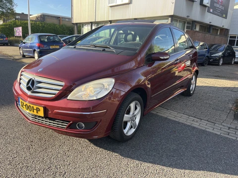 Mercedes-Benz B-Klasse 170. Keurig nette en zeer goed rijdende B-klasse. Apk 27-06-2027