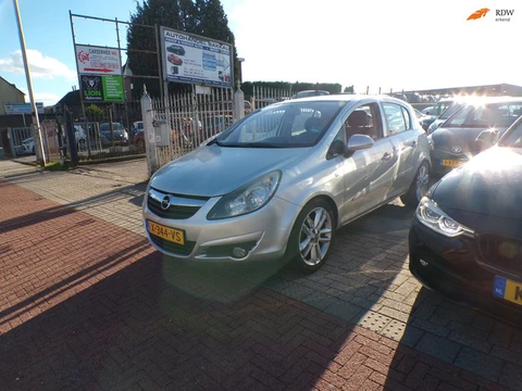 Opel Corsa 1.4-16V Cosmo
