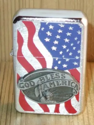 Aansteker " God bless America " Zilverkleurig