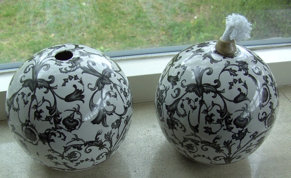 OLIELAMP ROMANTIEK DECO BAL WIT ZWART DECOR 2 stuks Nieuw