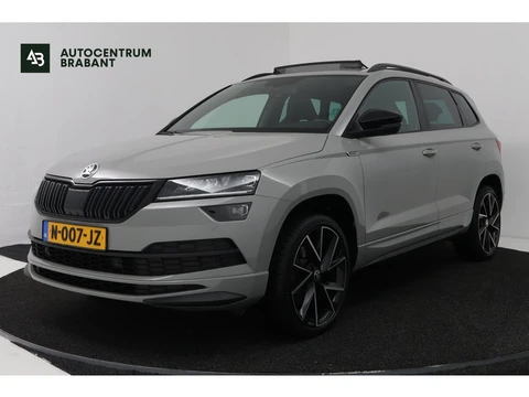 Škoda Karoq 1.5 TSI ACT Sportline Business (PANORAMADAK, TREKHAAK, STOEL/STUUR VERWARMING, CAMERA)