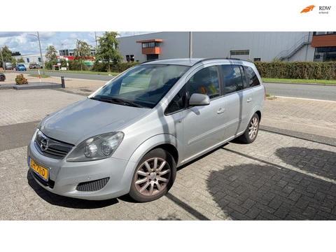 Opel Zafira €2350,-1.6 111 years Edit. Apk 1 Jaar 10/2027 Trekhaak