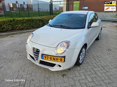 Alfa Romeo MiTo 1.4 Distinctive CARBON CLIMA NAP CRUISE