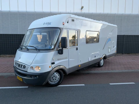 Hymer B 624 Hefbed vast bed Automaat ,Trekhaak (bj 2004)