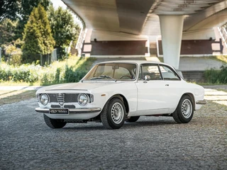 Alfa Romeo Giulia GTA 1300 Junior By Bertone