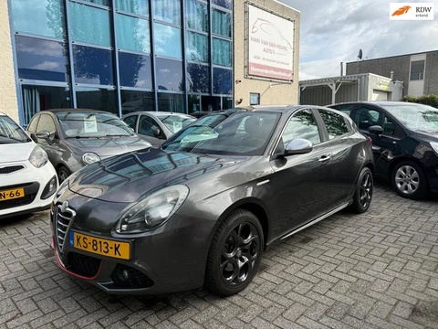 Alfa Romeo Giulietta 1.4 T Distinctive Zeer compleet, APK 11/27