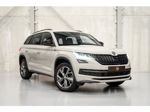 Skoda Kodiaq 1.5 TSI Sportline Business | Trekhaak | 19'' | Memory | Stoelverwarming | Camera | PDC 