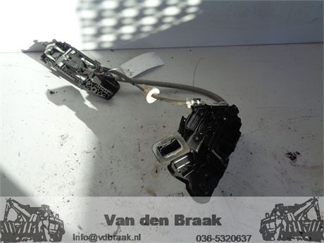 Volkswagen Golf 5 drs 2008-2012  Deurslot linksvoor