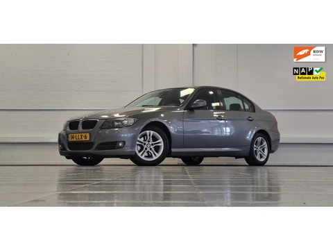 BMW 3-serie 318i Business Line Xenon Sportstoelen Navi Parkeerhulp Garantie Mooi!
