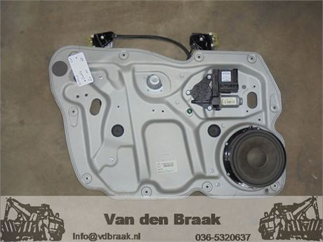 Volkswagen Caddy 2004-2010 Raammechaniek links electrisch