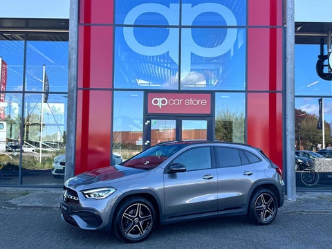 Mercedes-Benz GLA-klasse 250 e AMG Line | Panorama | Camera | Parksens | Sfeerverlichting | Carplay 