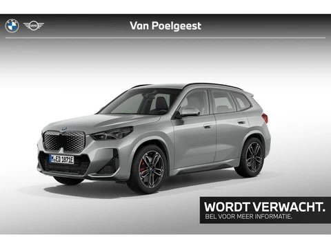 BMW iX1 eDrive20 M-Sport Pro Adaptief LED / Comfort Acces / Parking Assistant / Verwarmde Stoelen / 