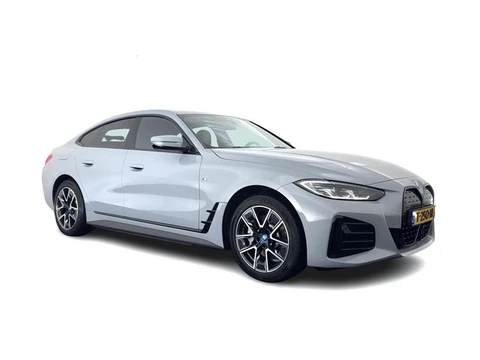 BMW i4 eDrive35 70 kWh M-Styling [3-Fase-11kW] {SoH-99%} (INCL-BTW) *HEATPUMP | LEATHER-MICROFIBRE |