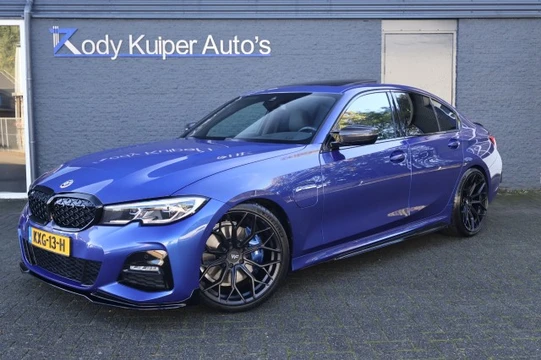 BMW 3-SERIE 330e (292pk) M340I Look Wheelforce/Laser/HUD/H&K/Pano/Carbon